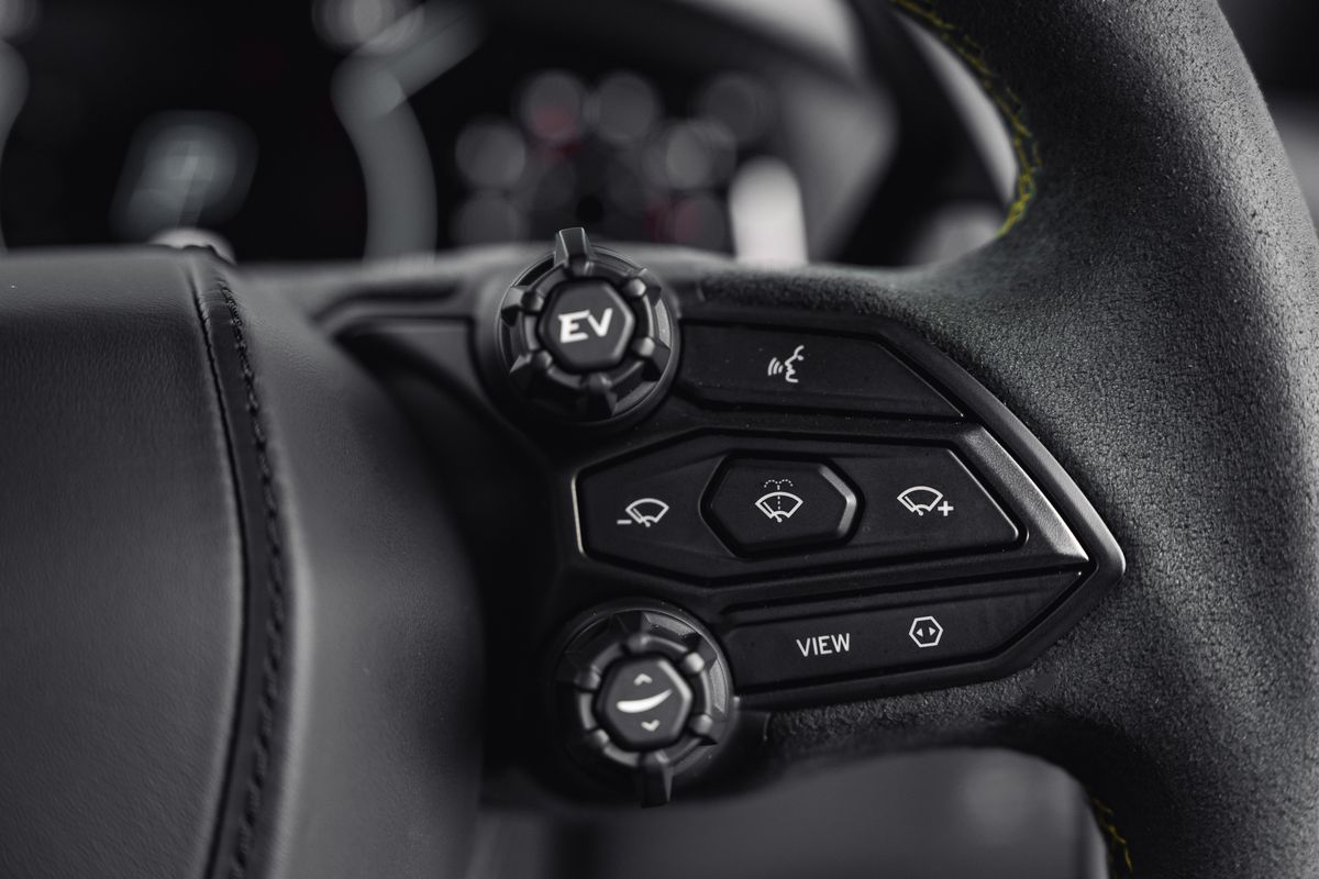 LAMBORGHINI REVUELTO PHEV S-A V12