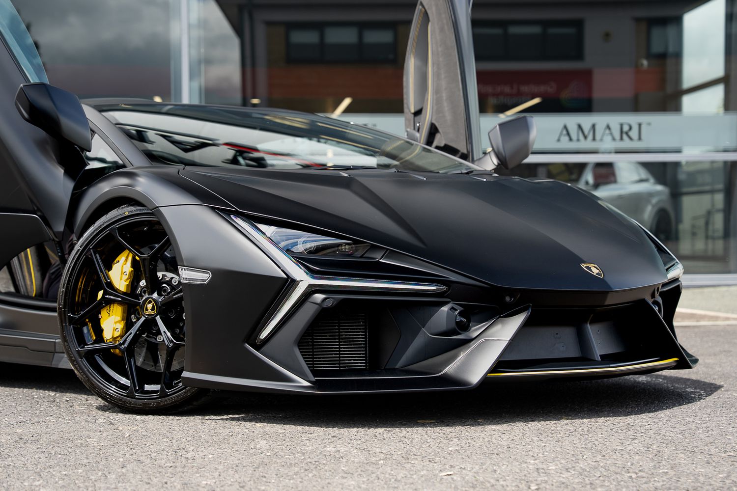 LAMBORGHINI REVUELTO PHEV S-A V12