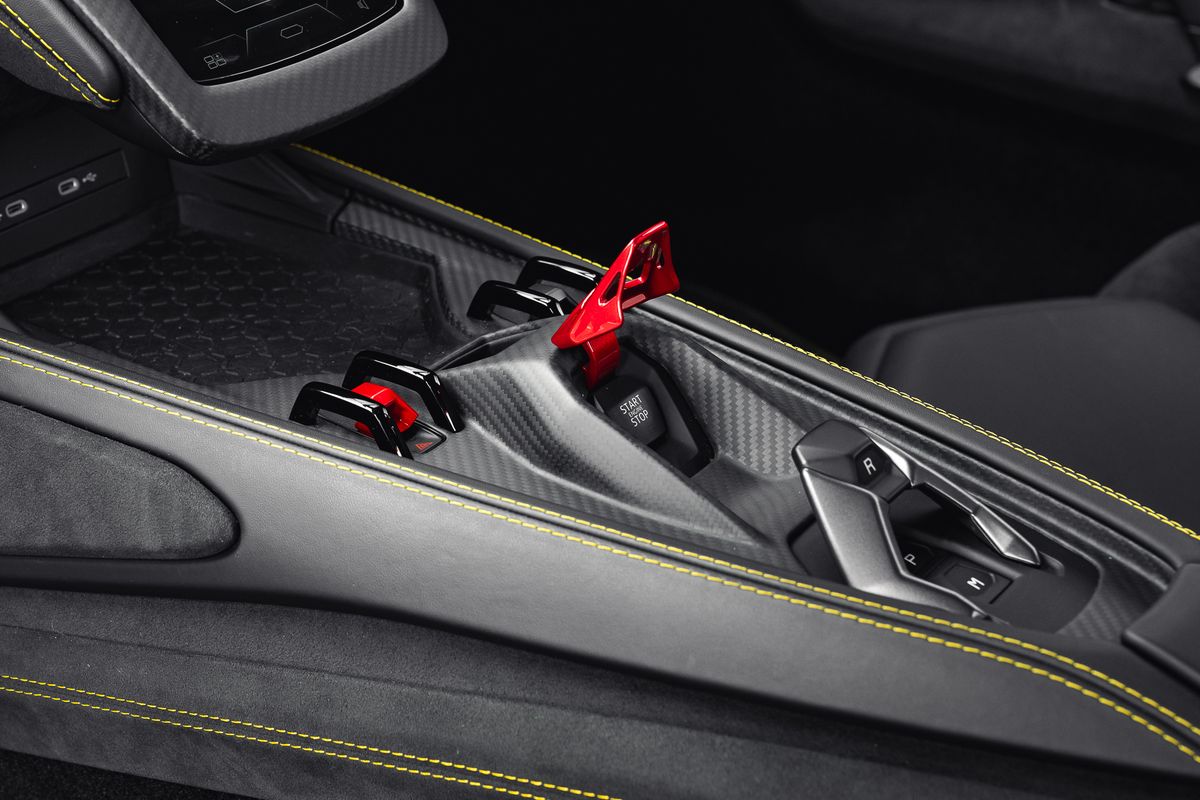LAMBORGHINI REVUELTO PHEV S-A V12