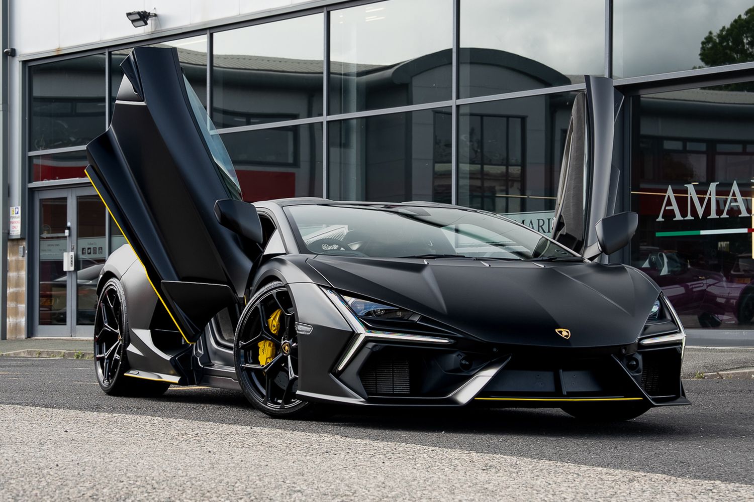 LAMBORGHINI REVUELTO PHEV S-A V12