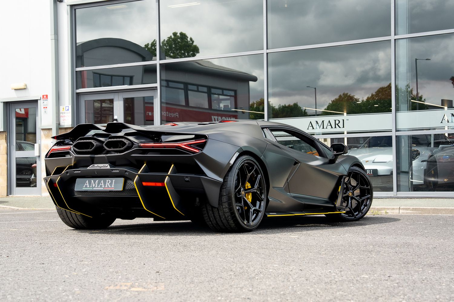 LAMBORGHINI REVUELTO PHEV S-A V12