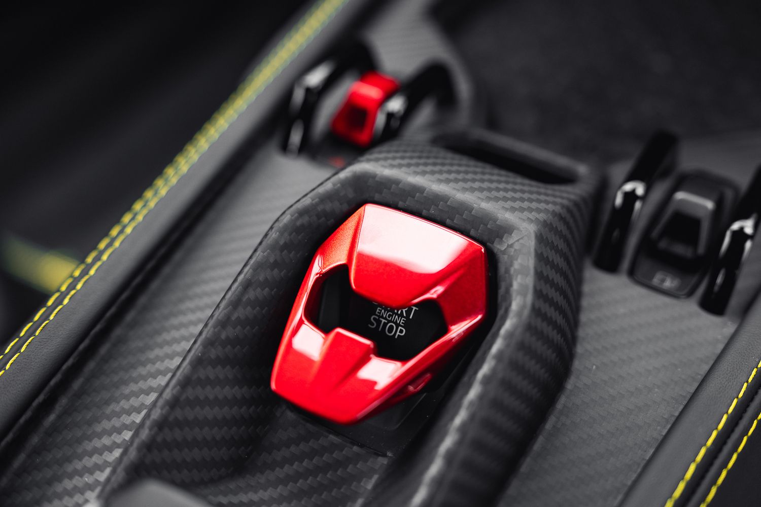 LAMBORGHINI REVUELTO PHEV S-A V12