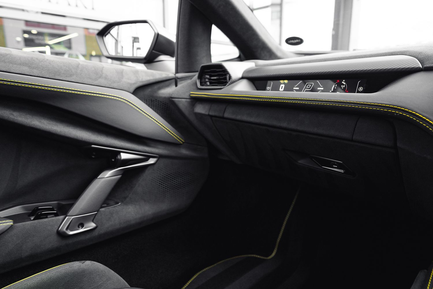 LAMBORGHINI REVUELTO PHEV S-A V12