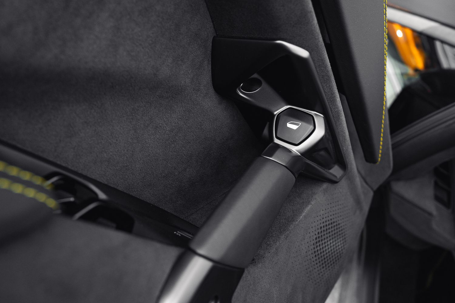 LAMBORGHINI REVUELTO PHEV S-A V12