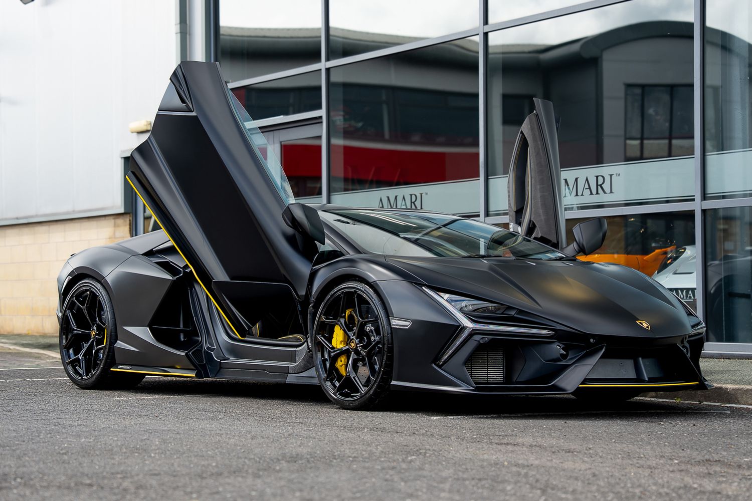 LAMBORGHINI REVUELTO PHEV S-A V12