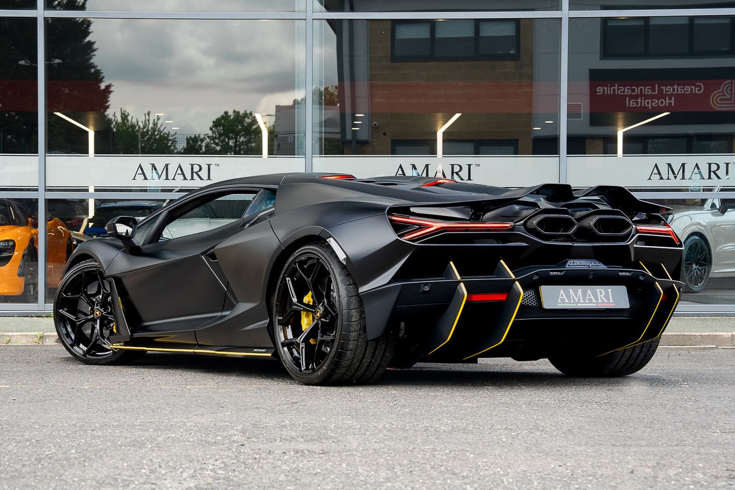 LAMBORGHINI REVUELTO PHEV S-A V12