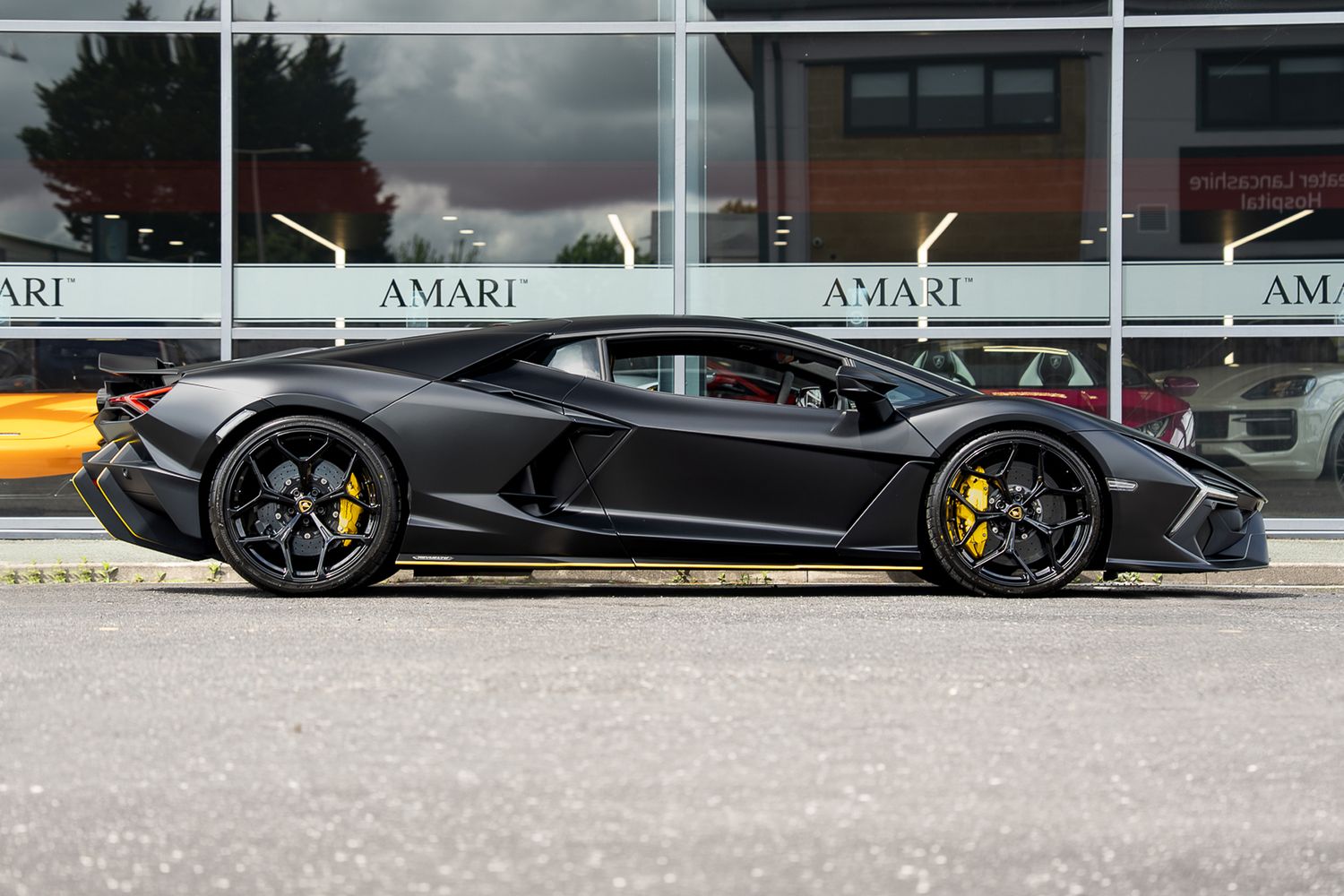 LAMBORGHINI REVUELTO PHEV S-A V12
