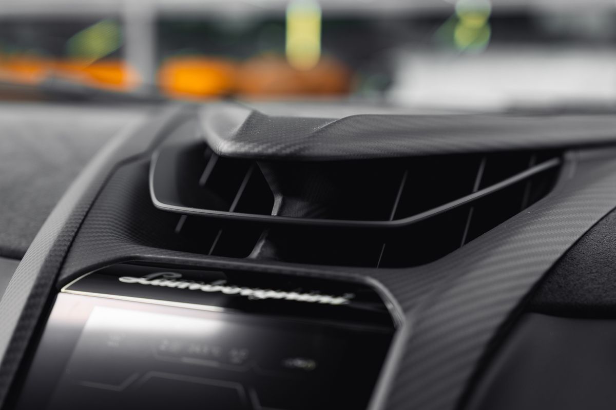 LAMBORGHINI REVUELTO PHEV S-A V12