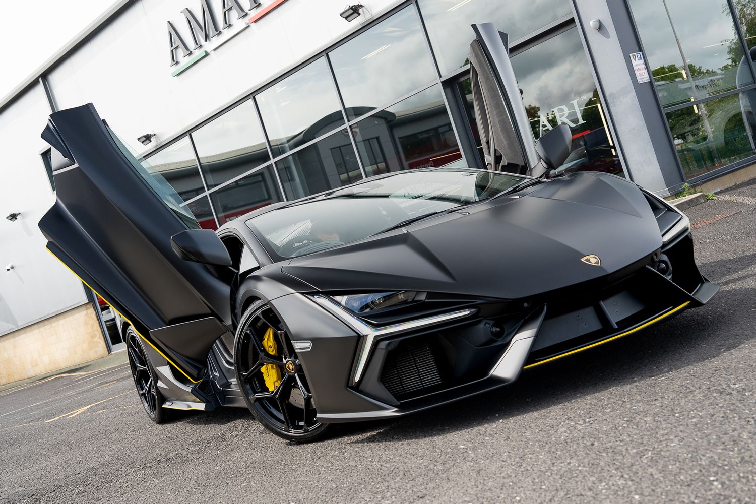 LAMBORGHINI REVUELTO PHEV S-A V12