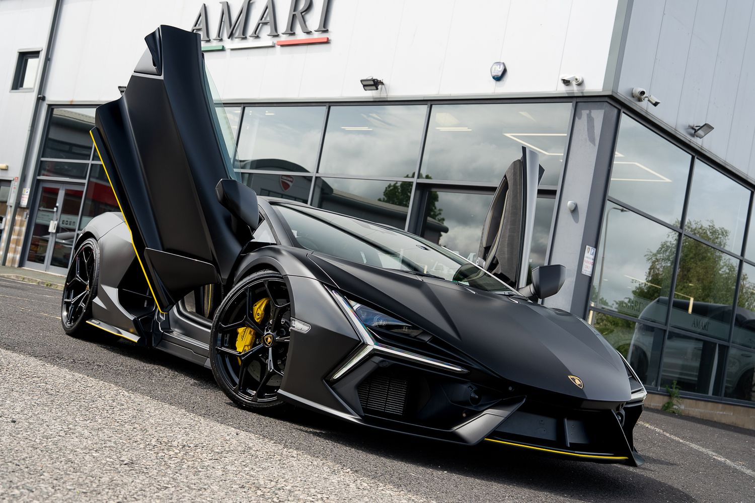 LAMBORGHINI REVUELTO PHEV S-A V12