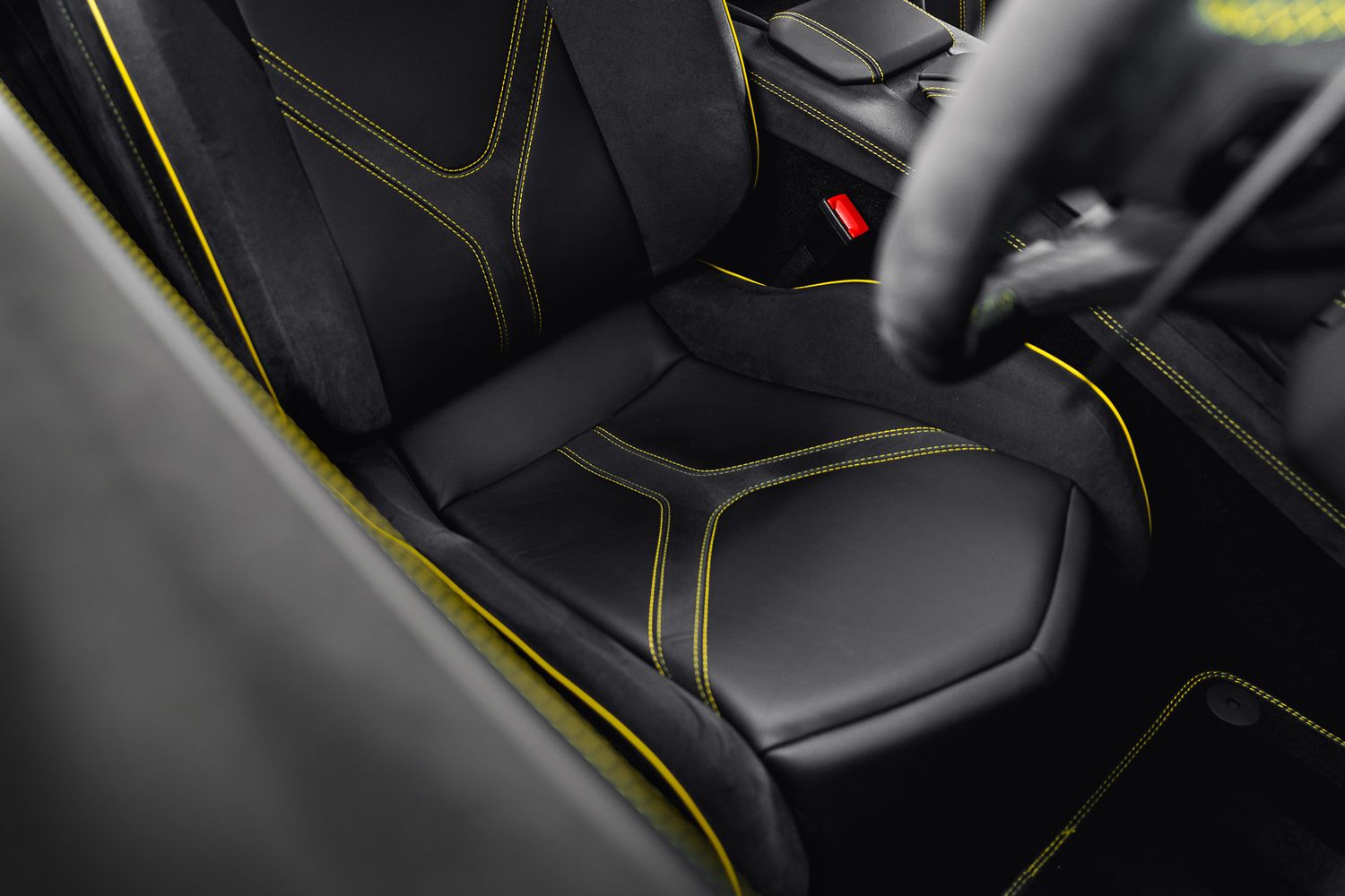 LAMBORGHINI REVUELTO PHEV S-A V12