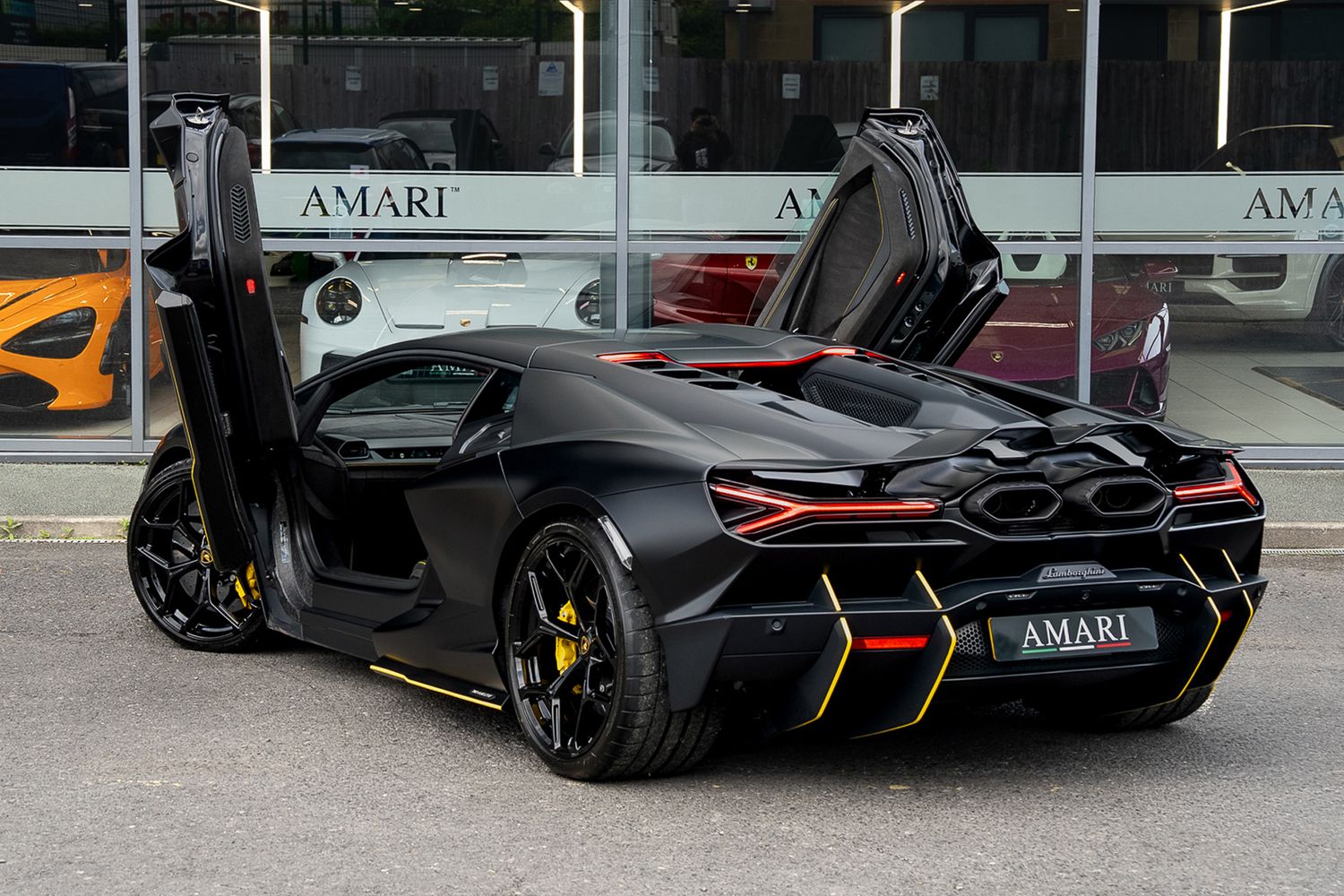 LAMBORGHINI REVUELTO PHEV S-A V12