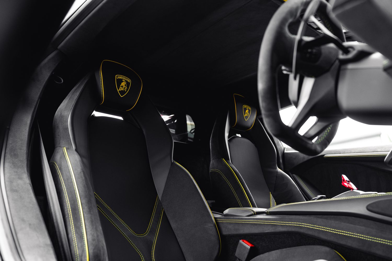 LAMBORGHINI REVUELTO PHEV S-A V12