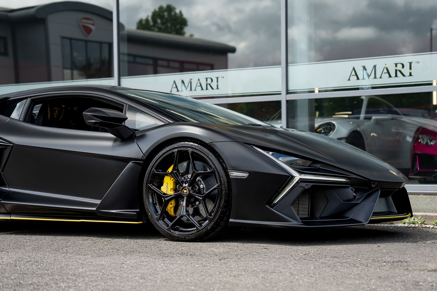 LAMBORGHINI REVUELTO PHEV S-A V12
