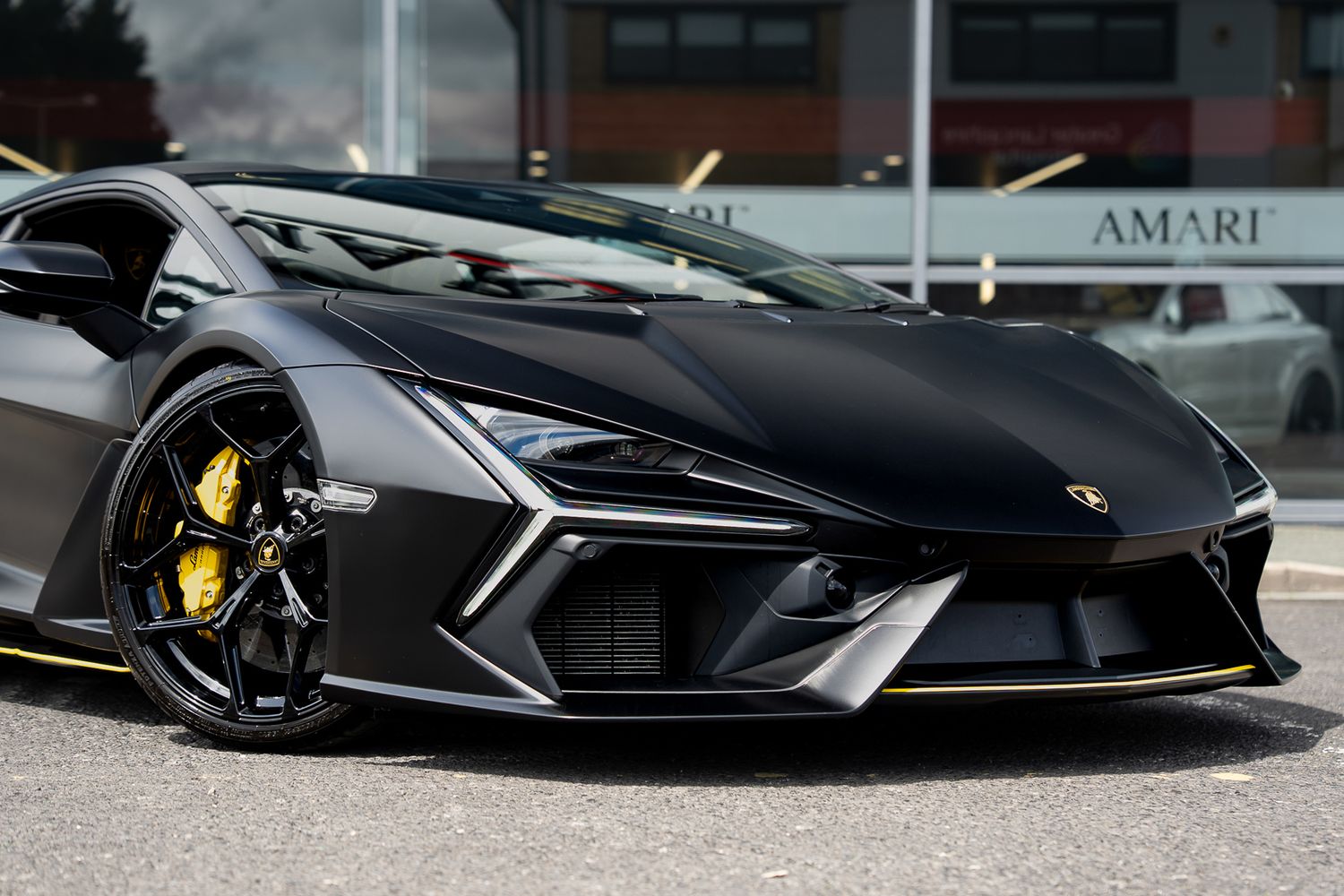 LAMBORGHINI REVUELTO PHEV S-A V12