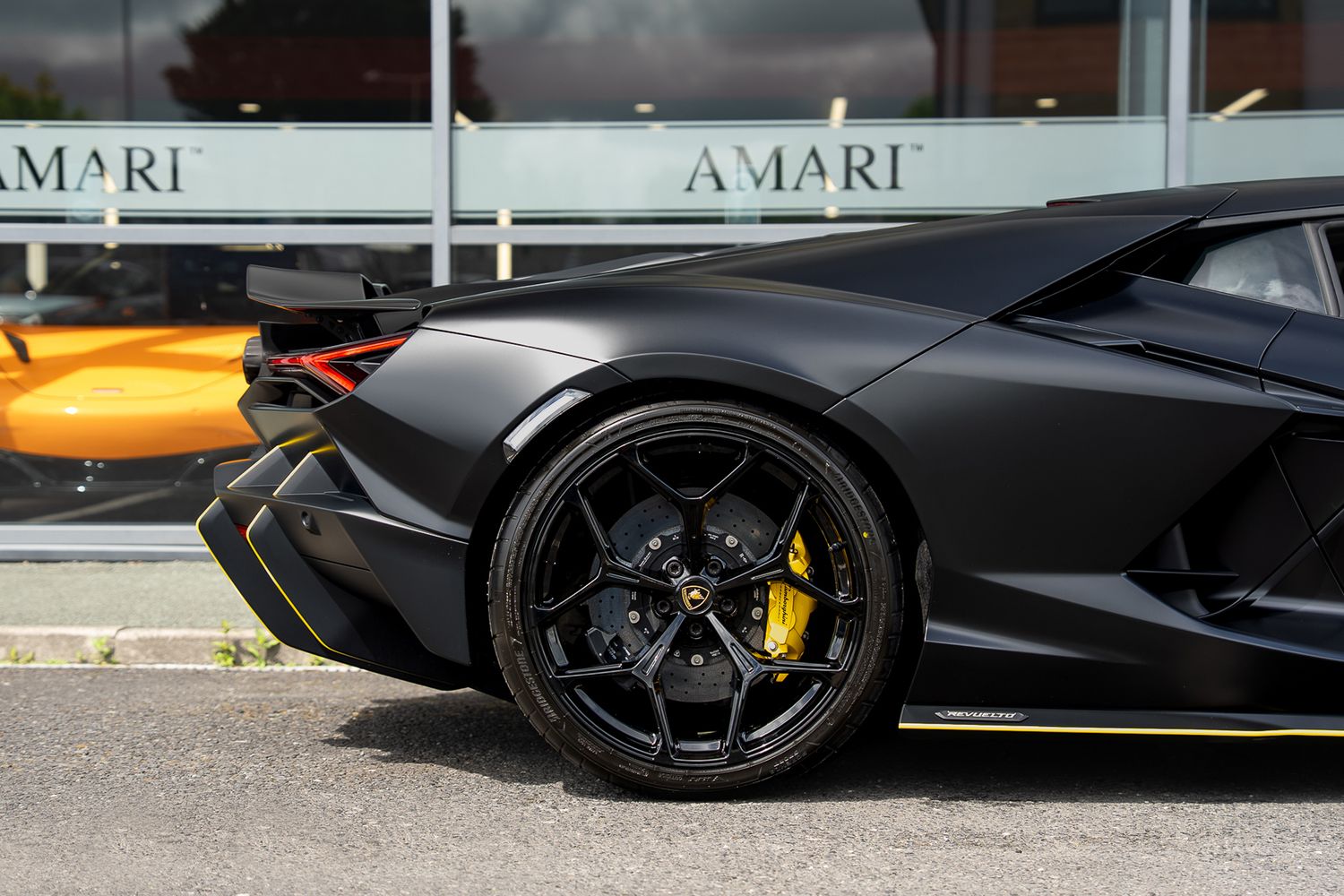 LAMBORGHINI REVUELTO PHEV S-A V12