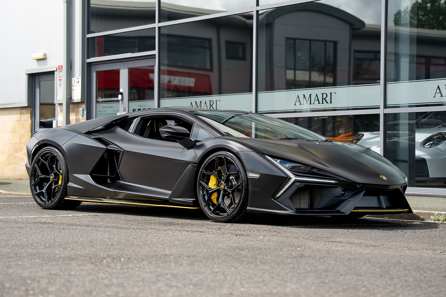 LAMBORGHINI REVUELTO PHEV S-A V12