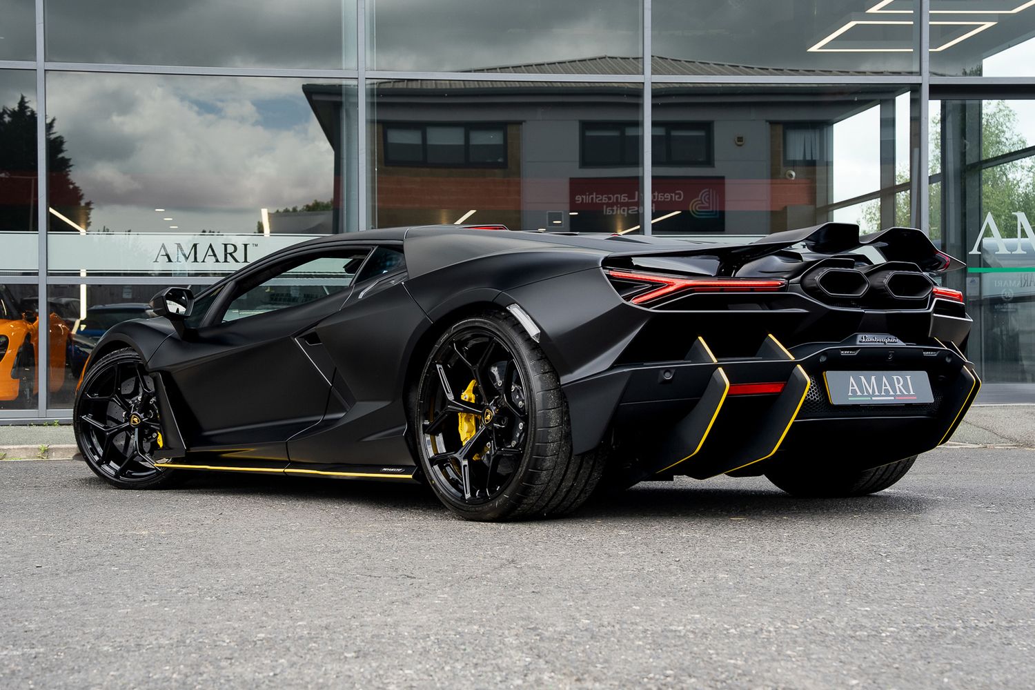 LAMBORGHINI REVUELTO PHEV S-A V12