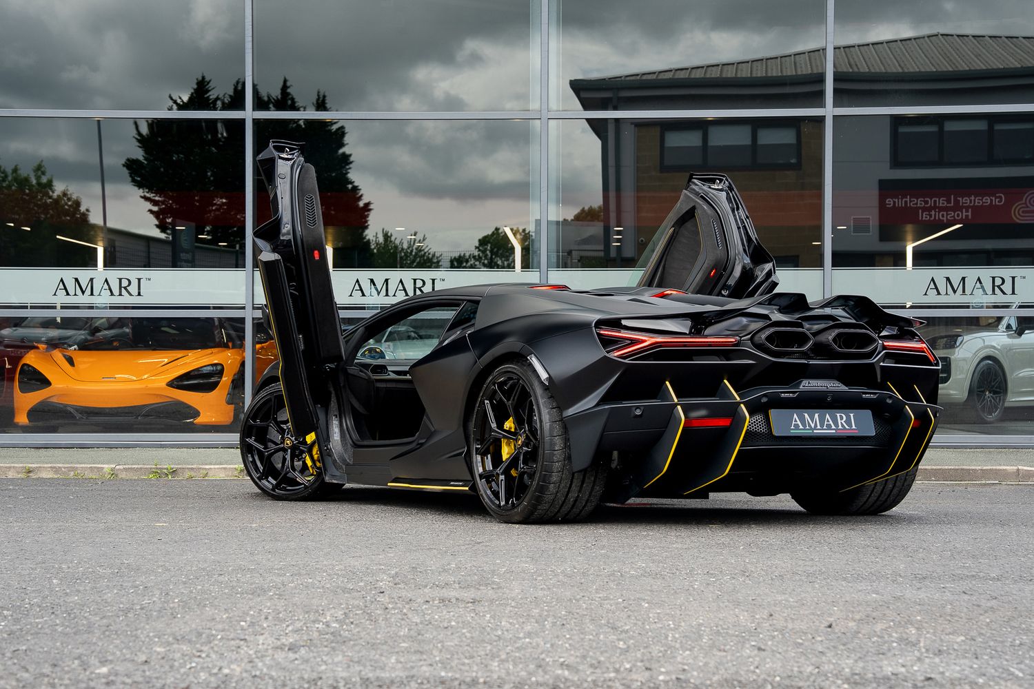 LAMBORGHINI REVUELTO PHEV S-A V12