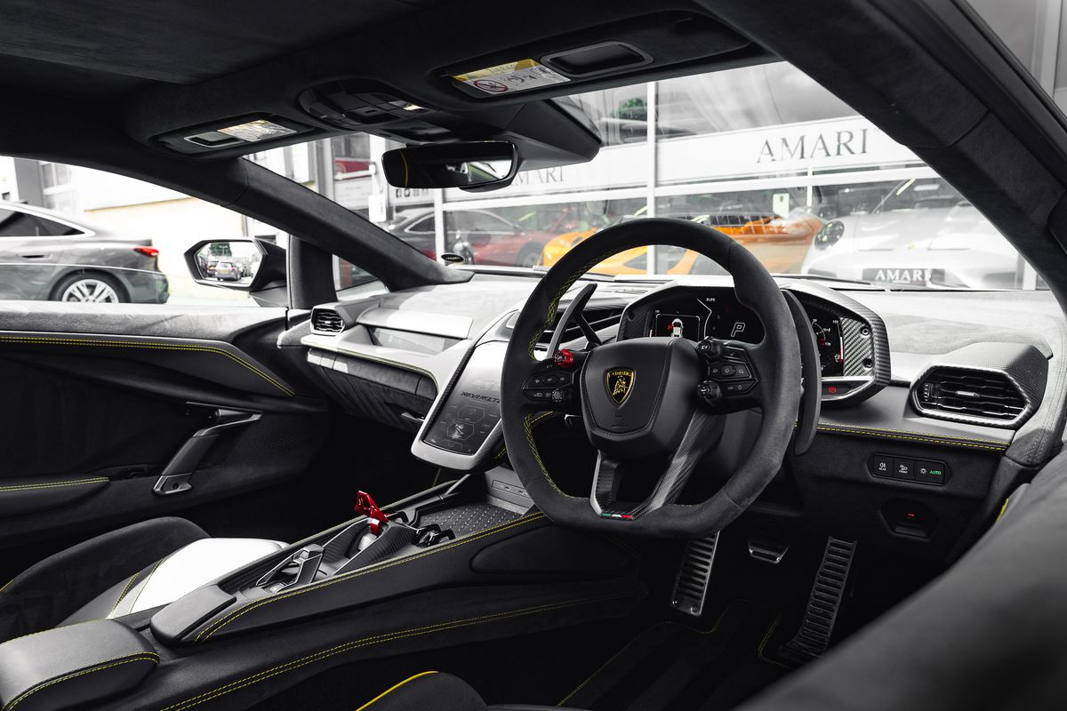 LAMBORGHINI REVUELTO PHEV S-A V12