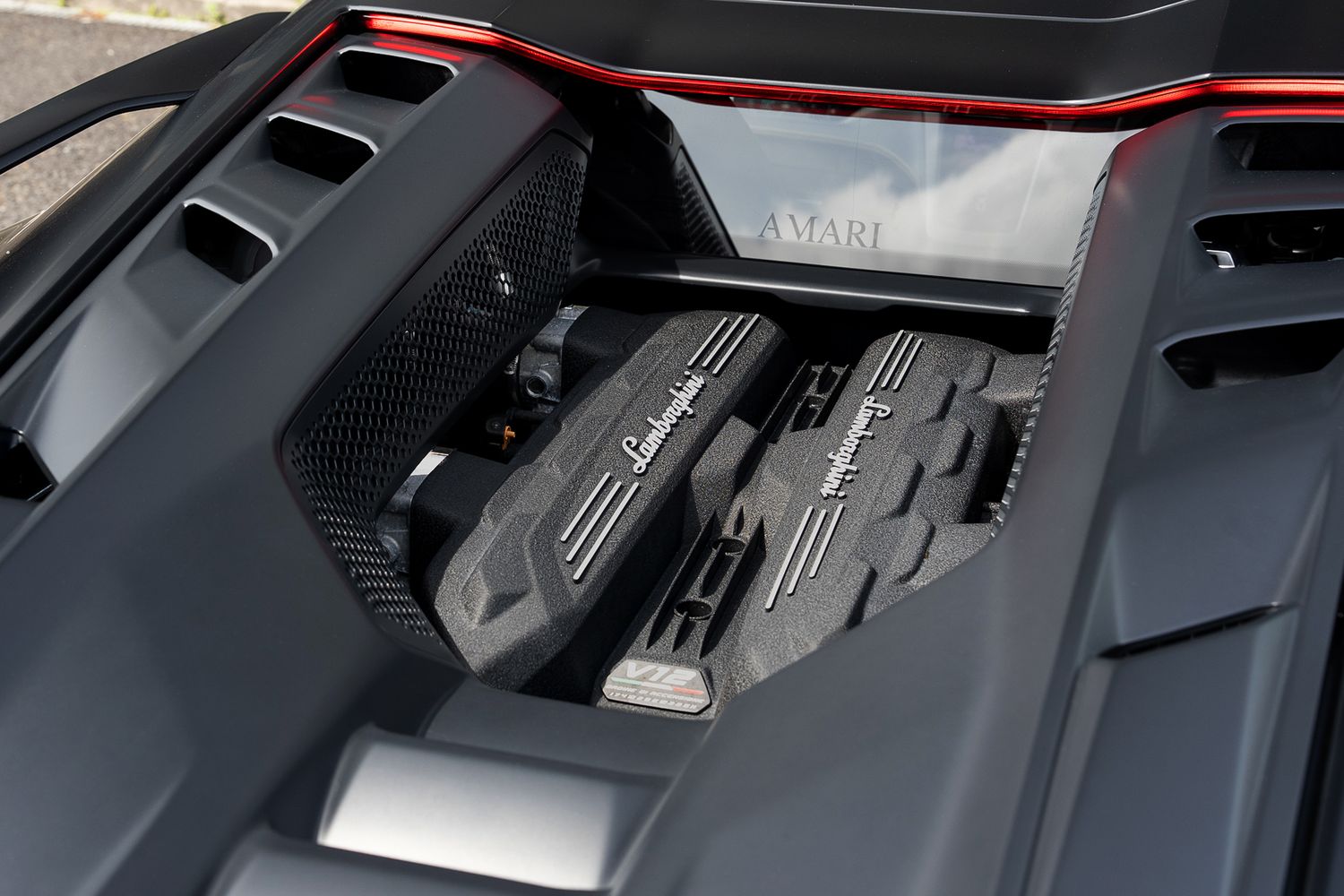 LAMBORGHINI REVUELTO PHEV S-A V12