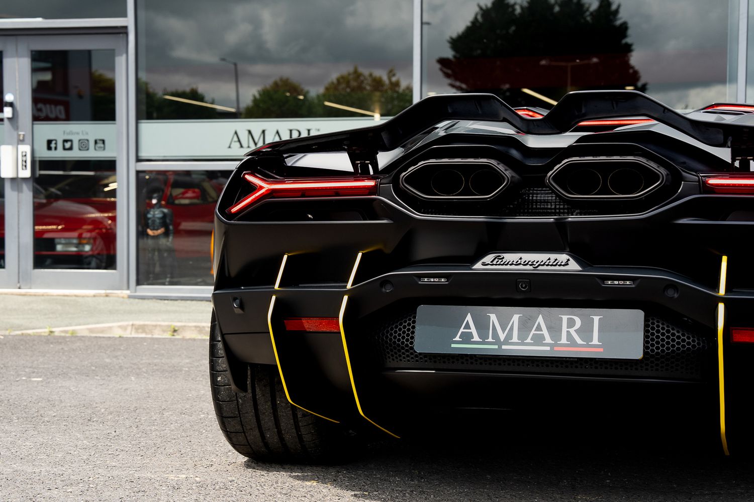 LAMBORGHINI REVUELTO PHEV S-A V12