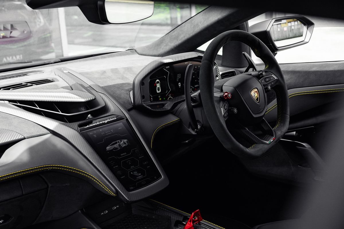 LAMBORGHINI REVUELTO PHEV S-A V12