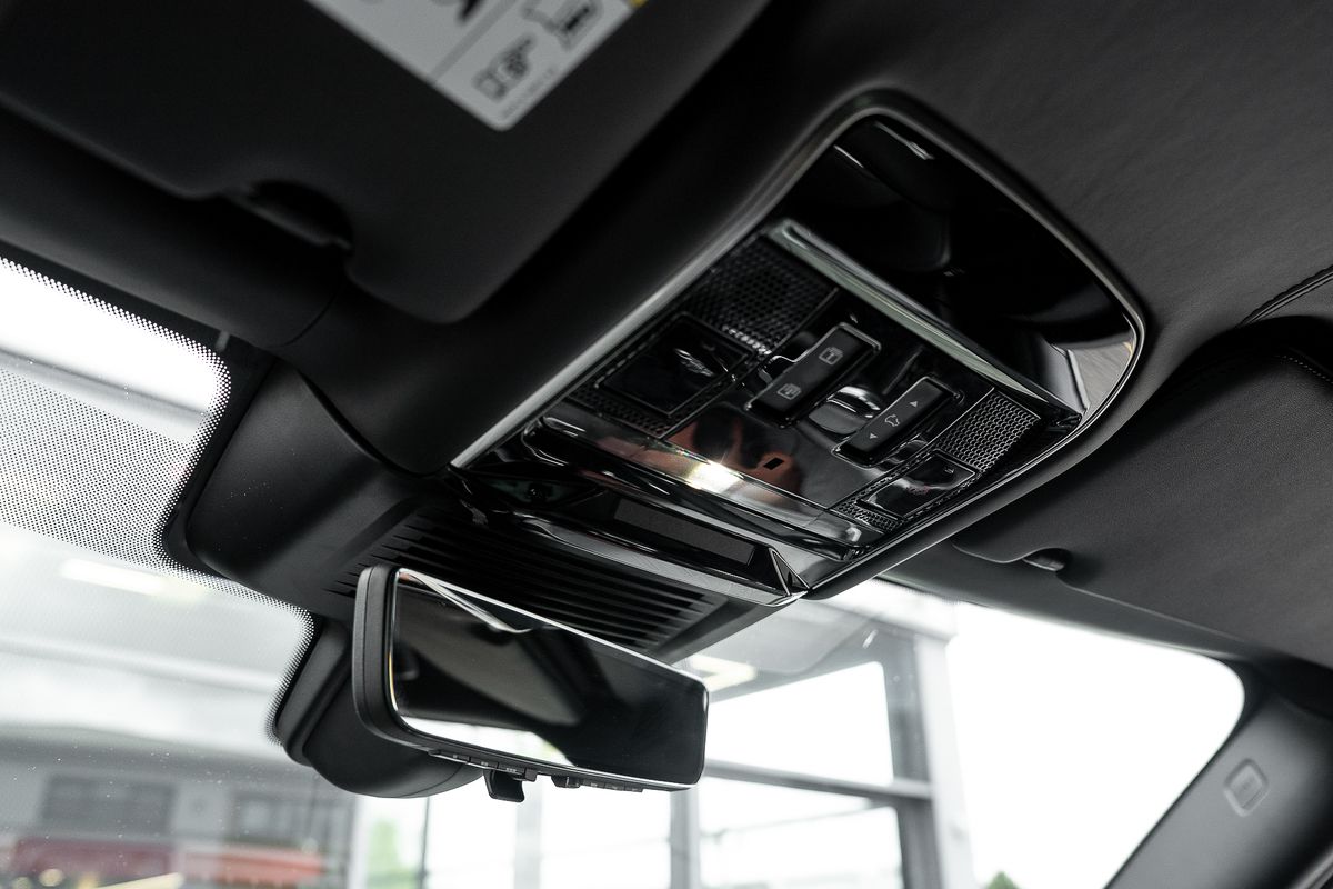 LAND ROVER RANGE ROVER SV Auto LWB SV