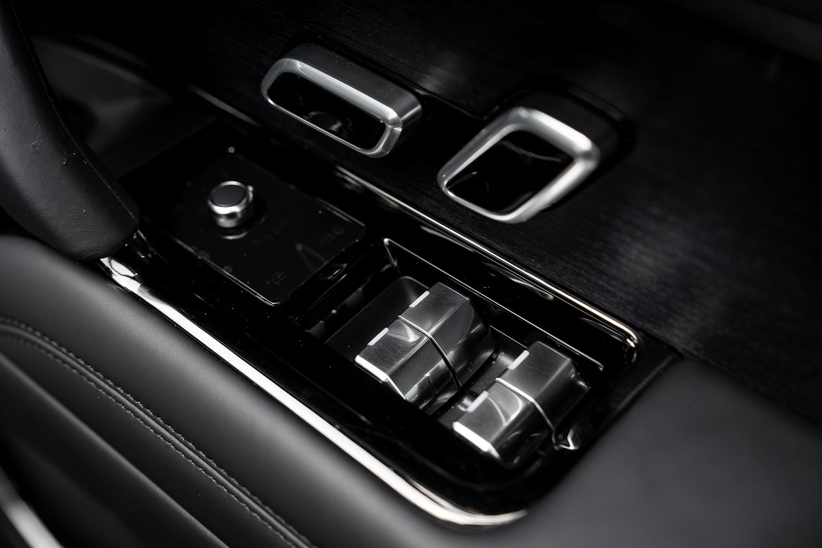 LAND ROVER RANGE ROVER SV Auto LWB SV