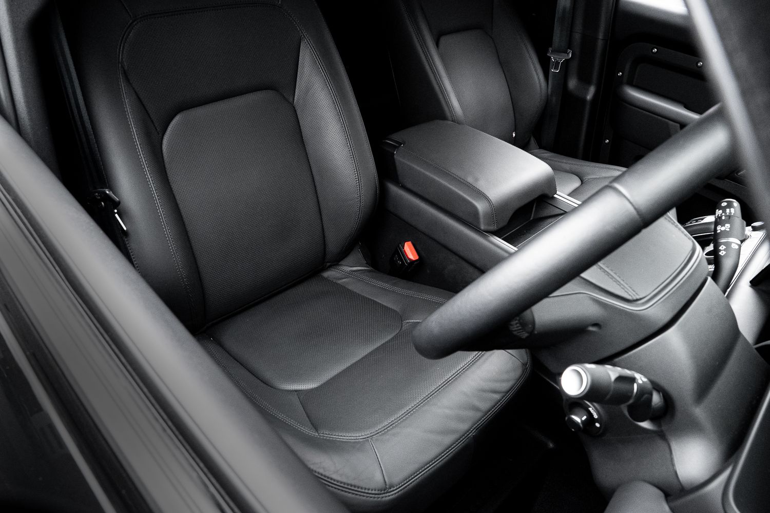 LAND ROVER DEFENDER X-Dynamic HSE D MHEV Auto