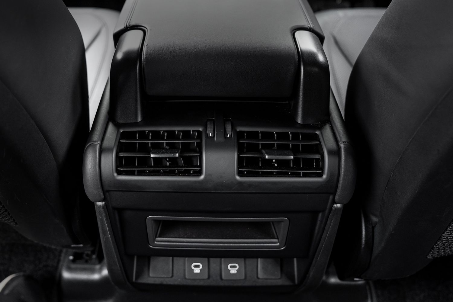 LAND ROVER DEFENDER X-Dynamic HSE D MHEV Auto