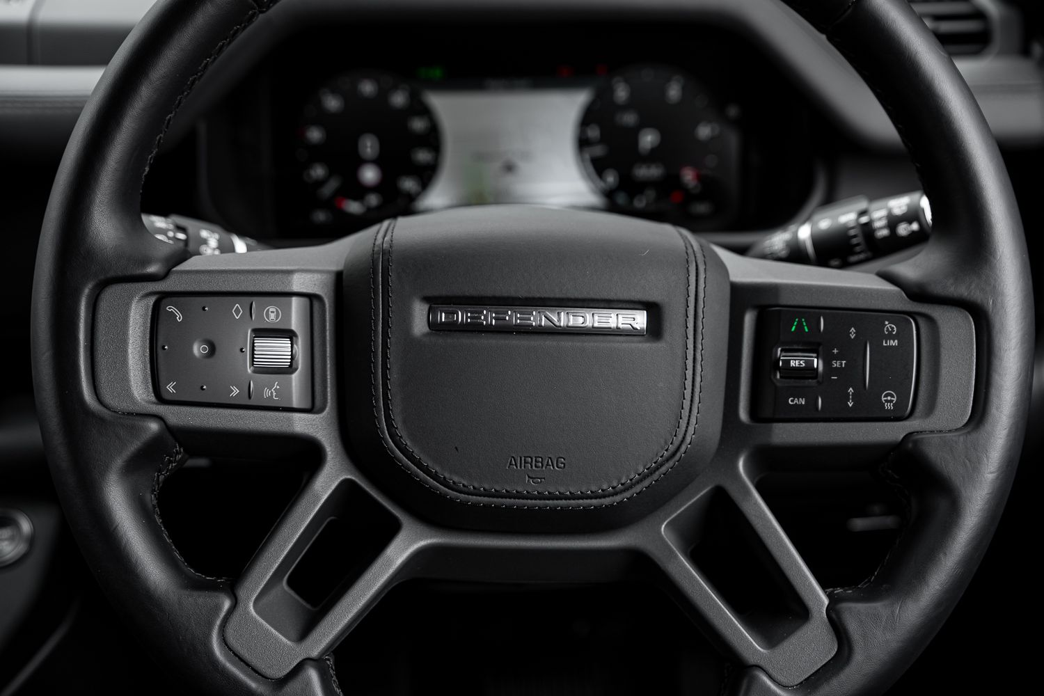 LAND ROVER DEFENDER X-Dynamic HSE D MHEV Auto