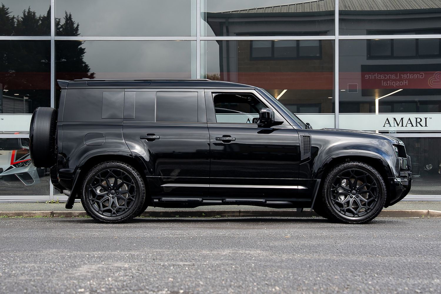 LAND ROVER DEFENDER X-Dynamic HSE D MHEV Auto