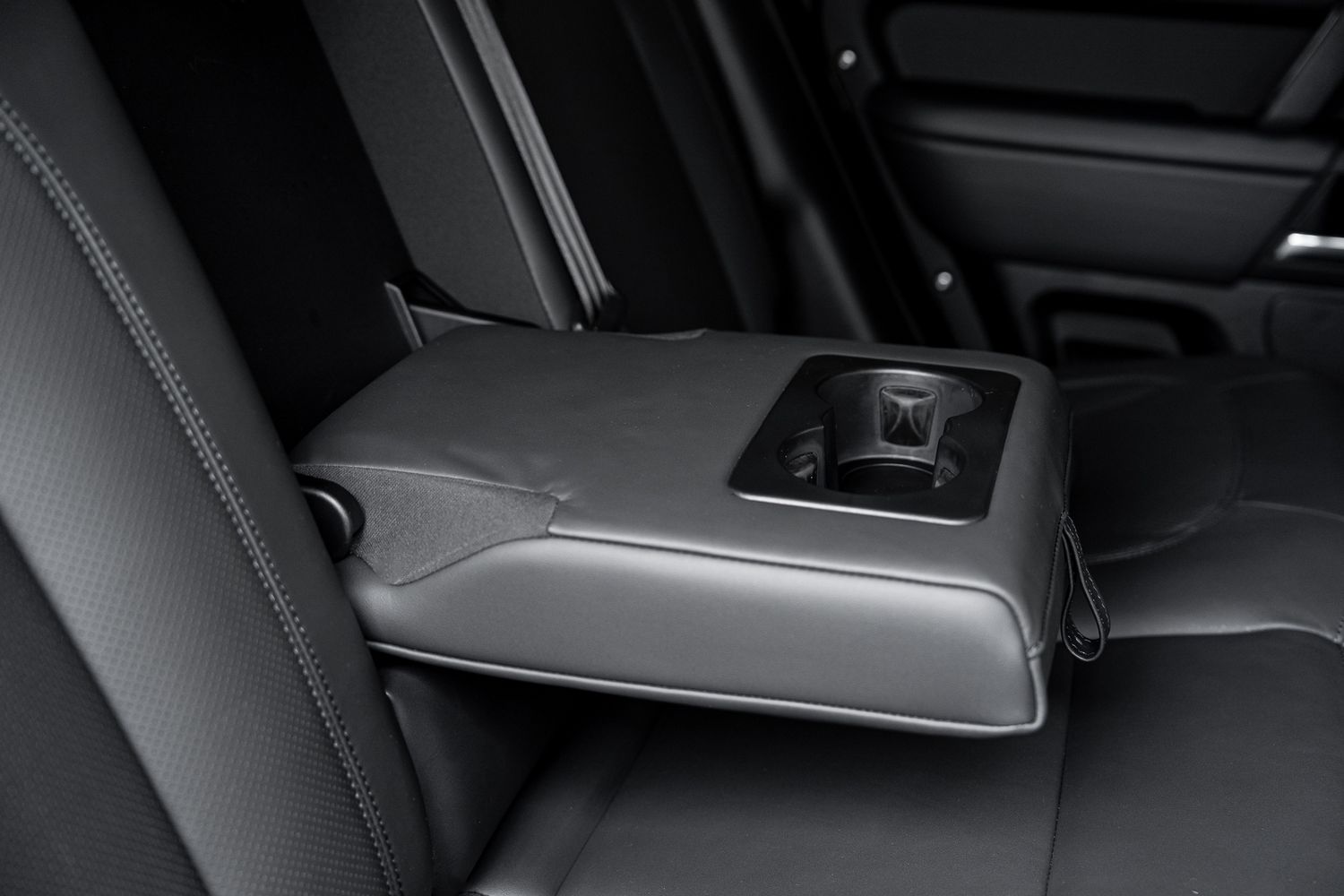 LAND ROVER DEFENDER X-Dynamic HSE D MHEV Auto
