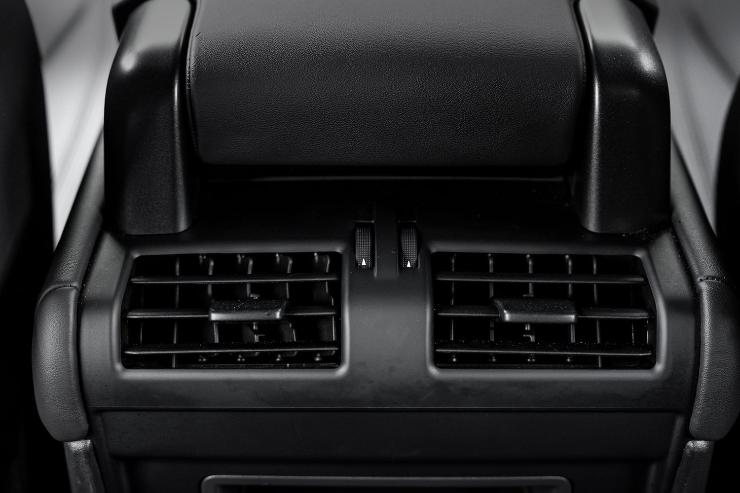 LAND ROVER DEFENDER X-Dynamic HSE D MHEV Auto