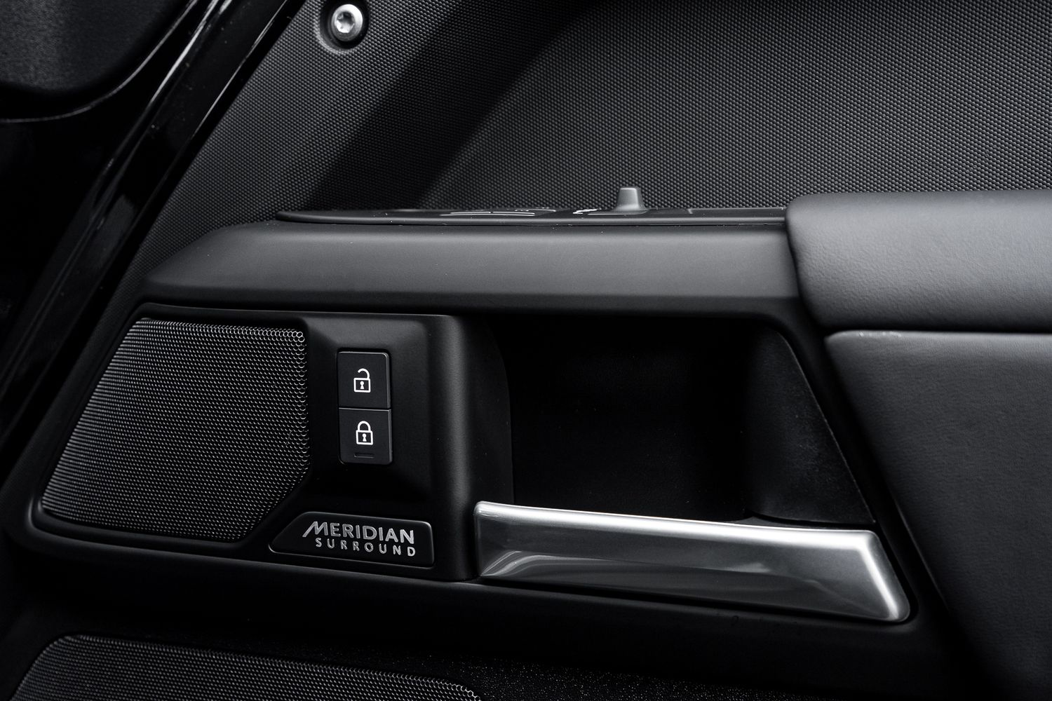 LAND ROVER DEFENDER X-Dynamic HSE D MHEV Auto