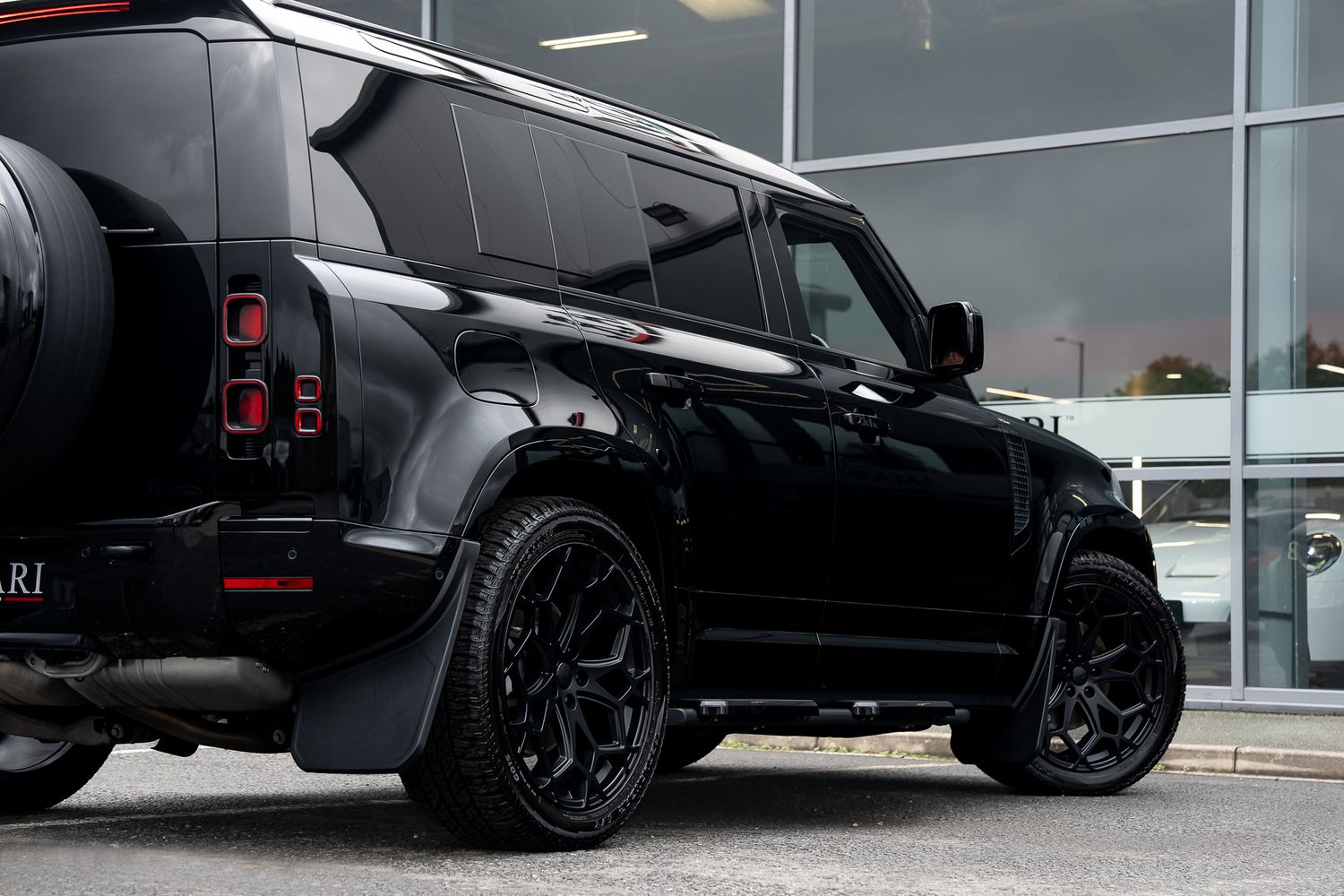LAND ROVER DEFENDER X-Dynamic HSE D MHEV Auto
