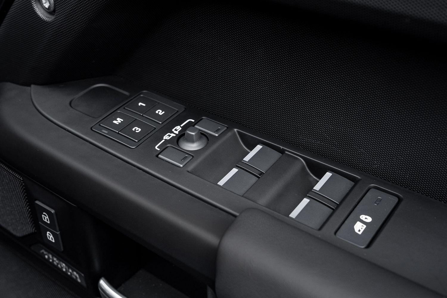 LAND ROVER DEFENDER X-Dynamic HSE D MHEV Auto