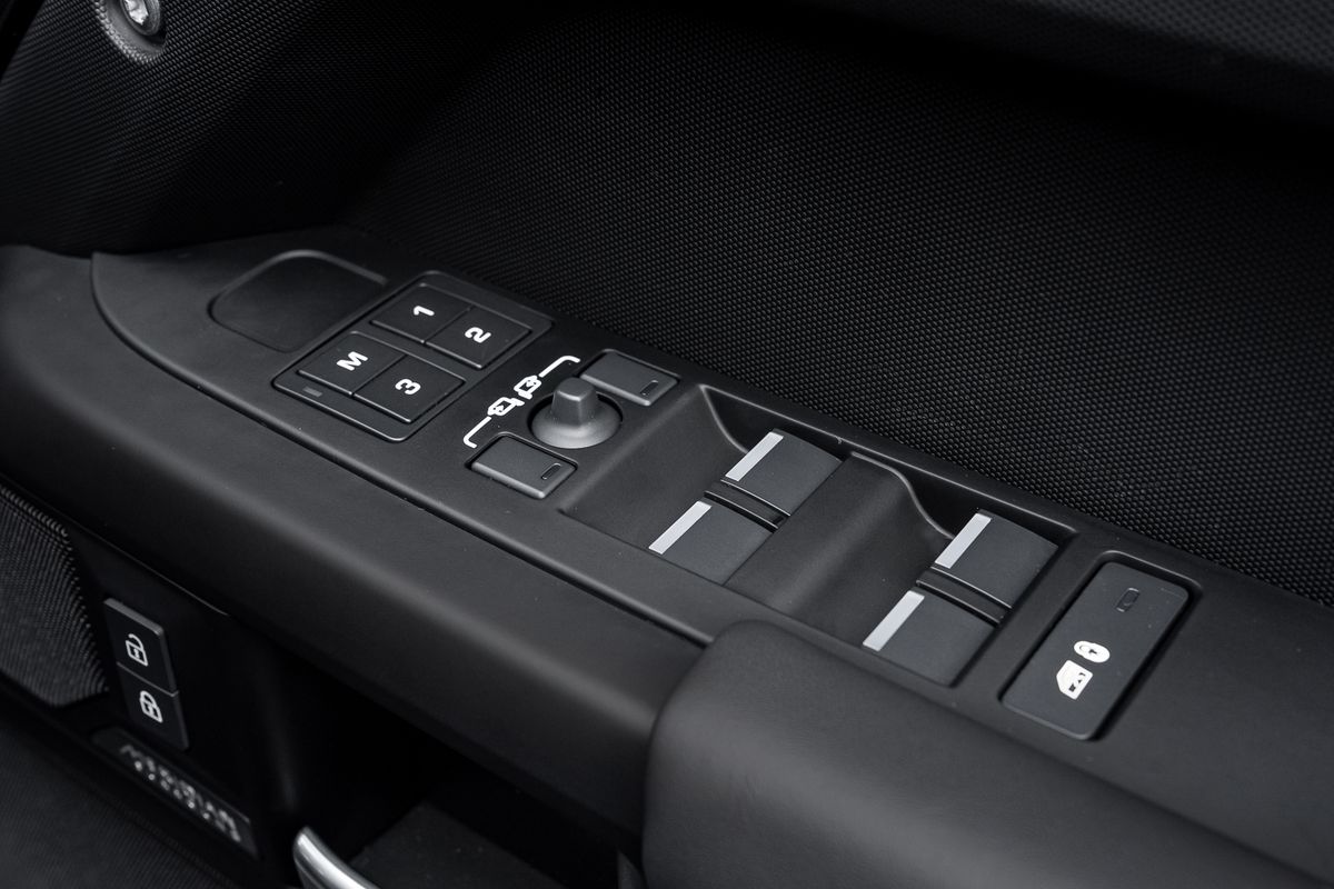 LAND ROVER DEFENDER X-Dynamic D350 HSE D MHEV Auto