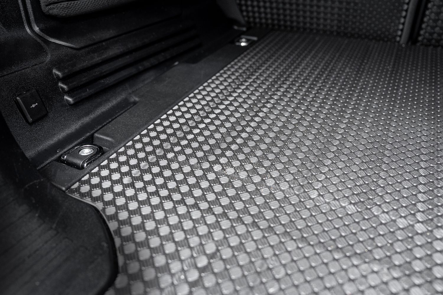 LAND ROVER DEFENDER X-Dynamic HSE D MHEV Auto