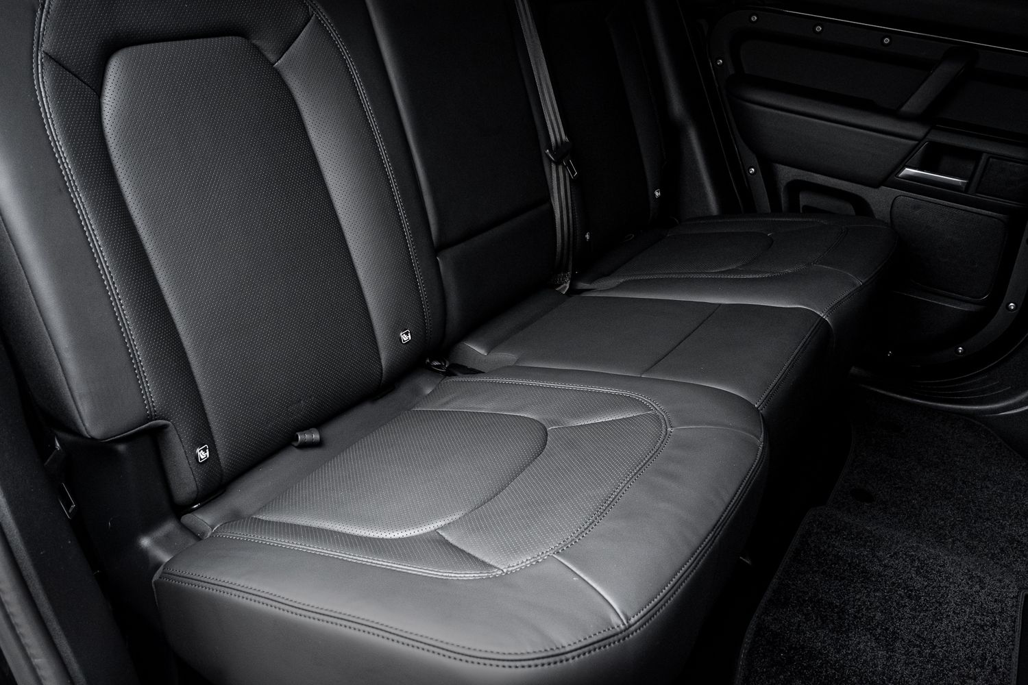 LAND ROVER DEFENDER X-Dynamic HSE D MHEV Auto