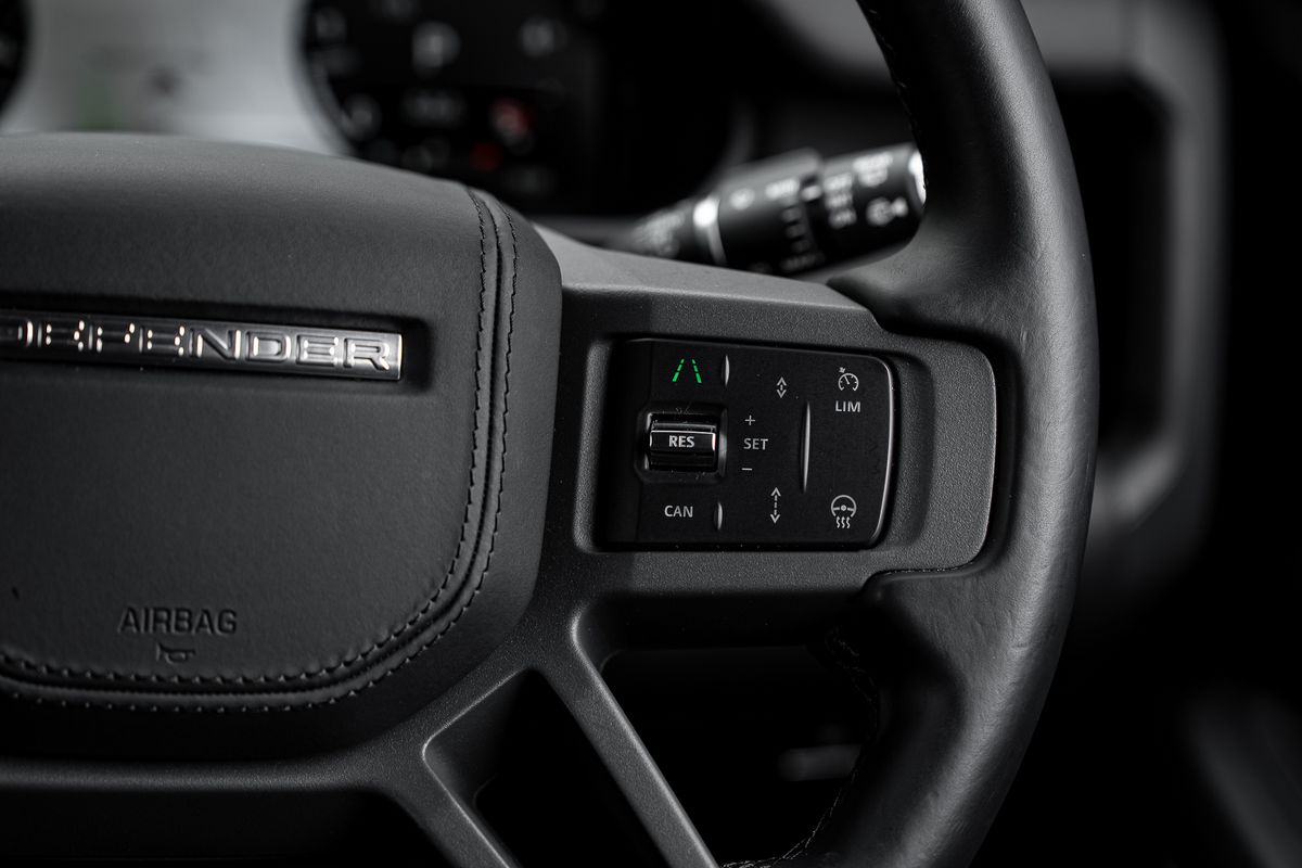 LAND ROVER DEFENDER X-Dynamic D350 HSE D MHEV Auto
