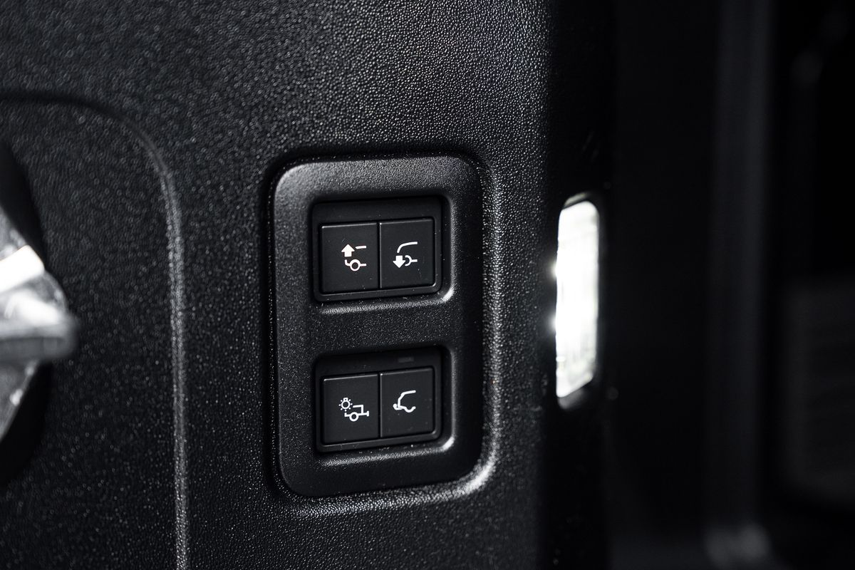LAND ROVER DEFENDER X-Dynamic D350 HSE D MHEV Auto