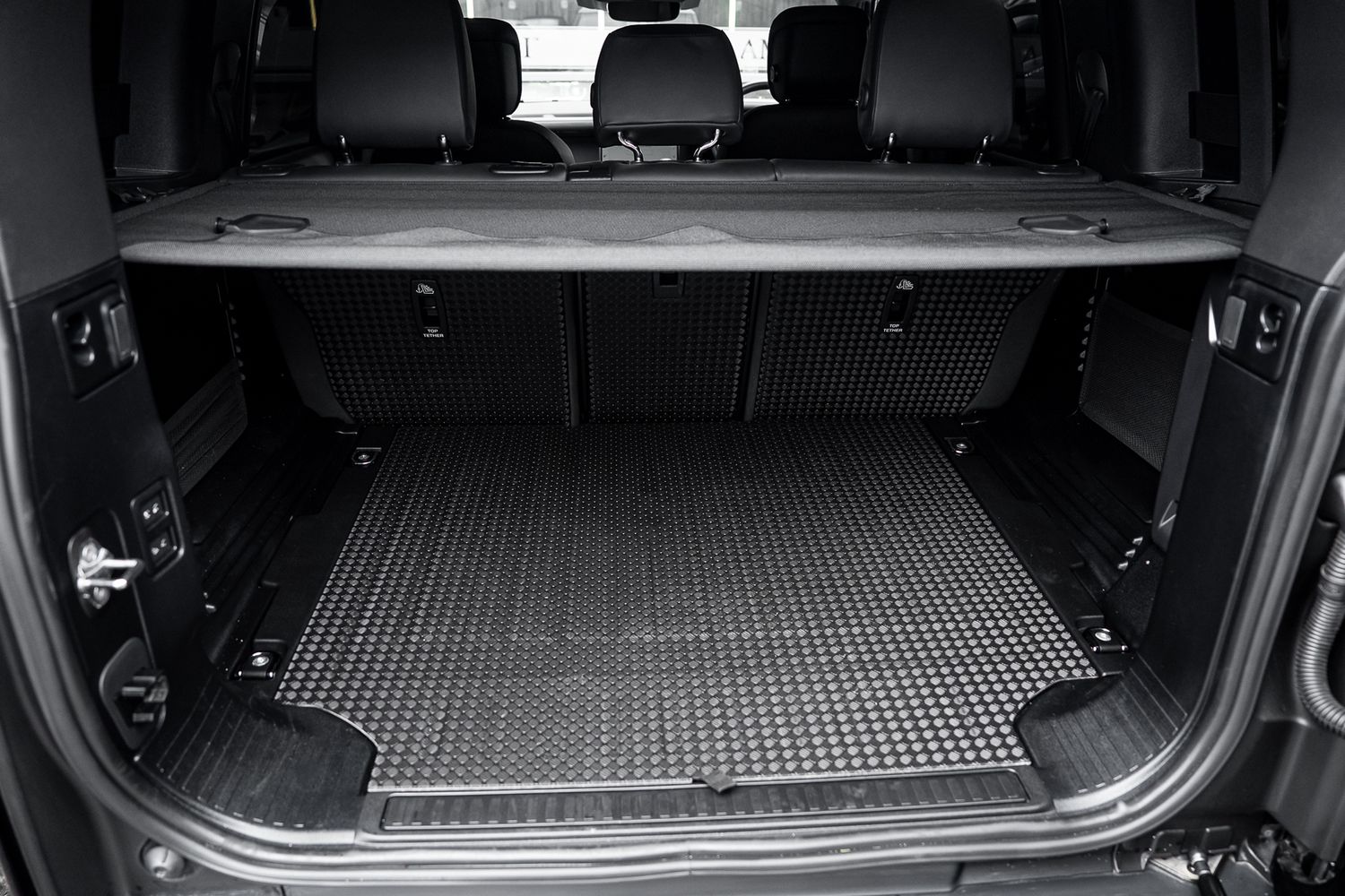 LAND ROVER DEFENDER X-Dynamic HSE D MHEV Auto