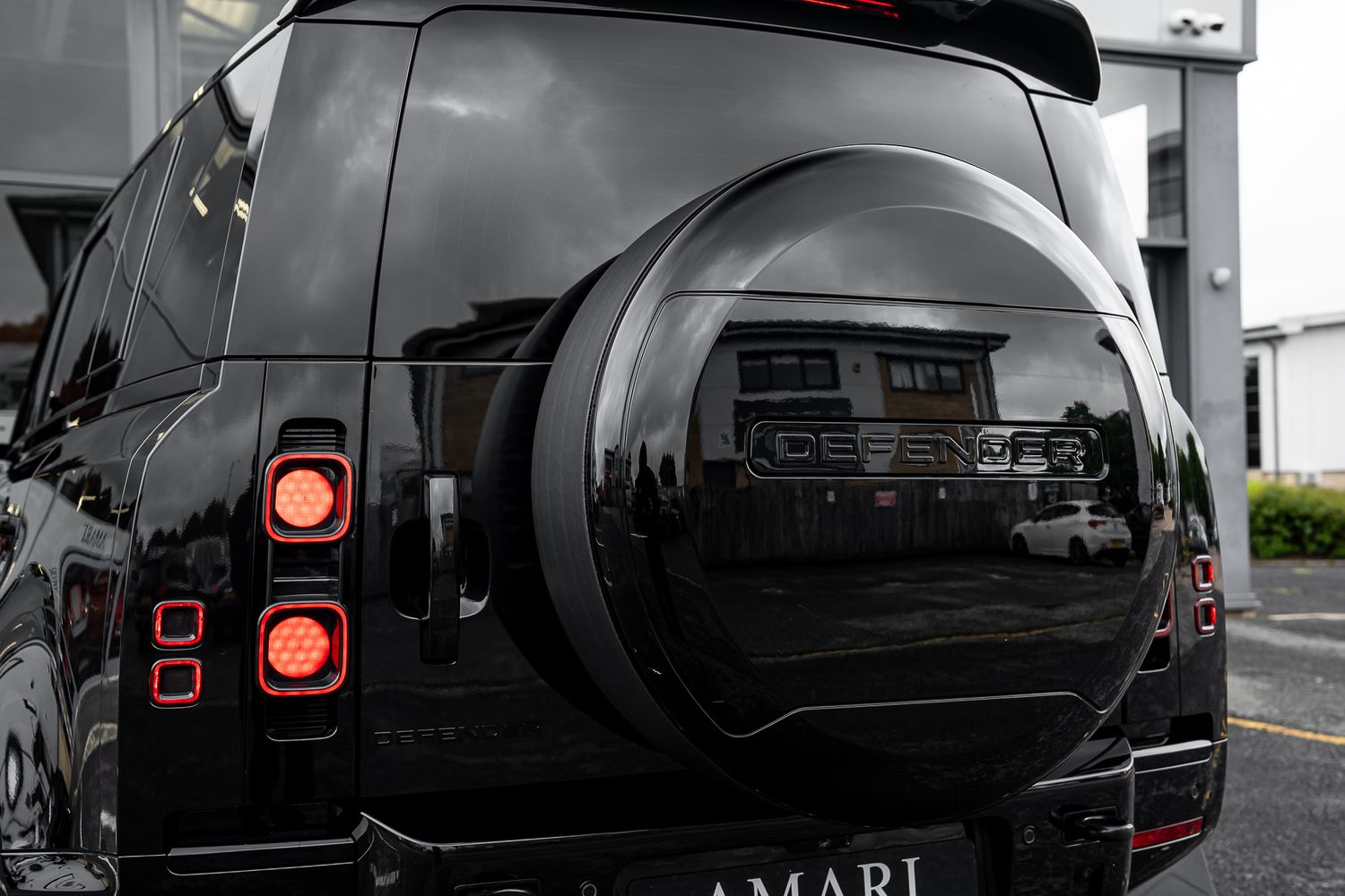 LAND ROVER DEFENDER X-Dynamic HSE D MHEV Auto