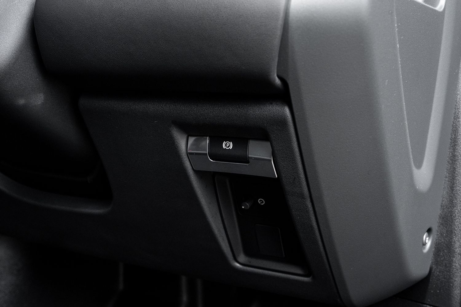 LAND ROVER DEFENDER X-Dynamic HSE D MHEV Auto