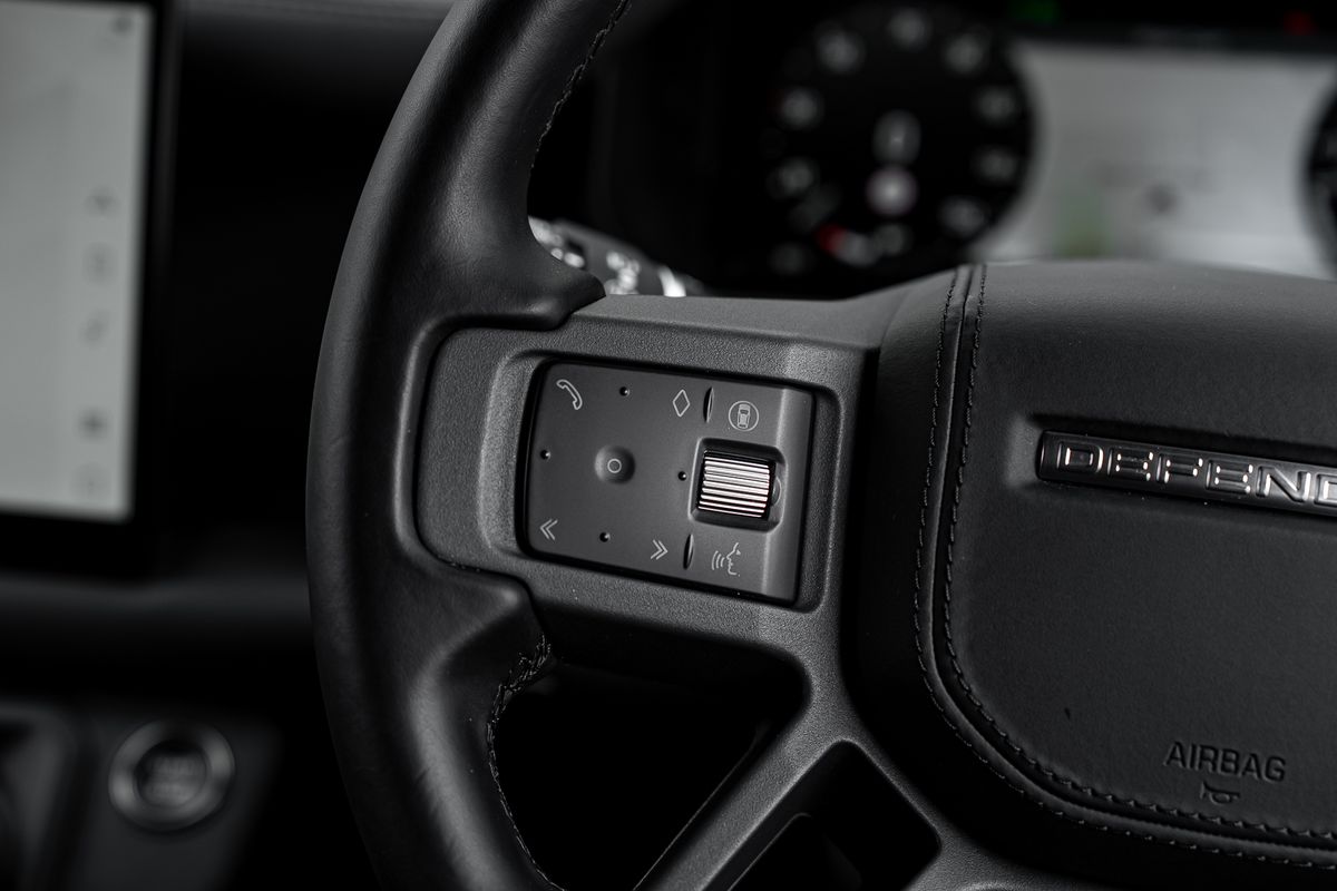 LAND ROVER DEFENDER X-Dynamic D350 HSE D MHEV Auto