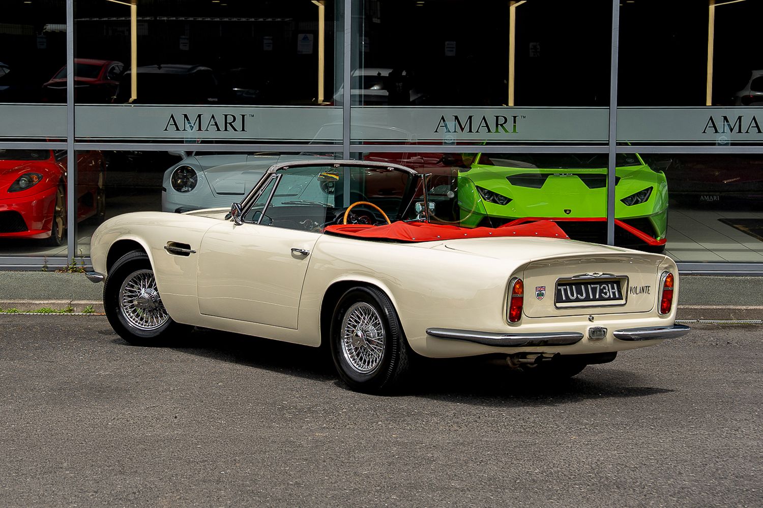 ASTON MARTIN DB6 Mk II Volante