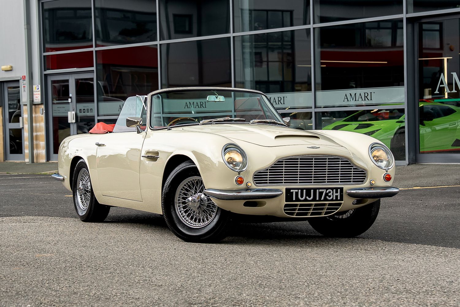 ASTON MARTIN DB6 Mk II Volante