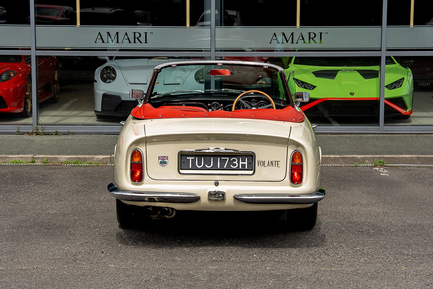 ASTON MARTIN DB6 Mk II Volante